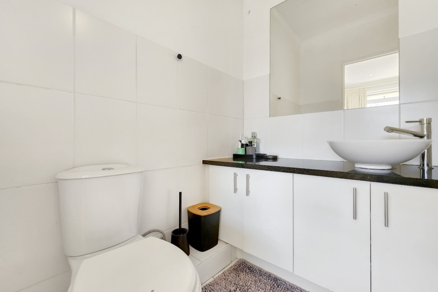 2 Bedroom Property for Sale in Newlands Western Cape